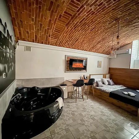 Oda ve Kahvaltı Underground Jacuzzi Krakow