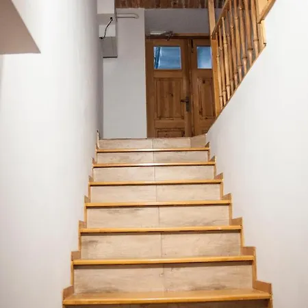 Underground Jacuzzi 4* Cracóvia