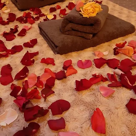 Underground Jacuzzi 4* Cracovia