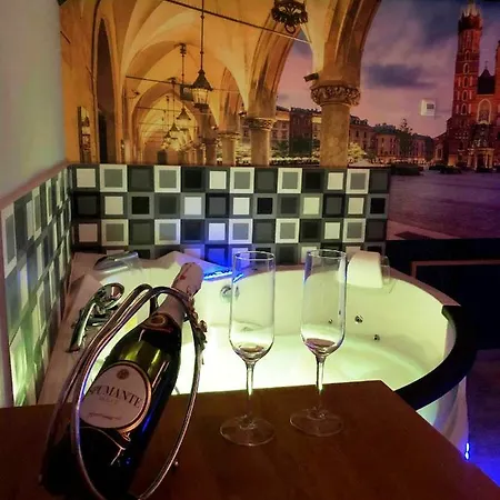 Underground Jacuzzi Bed and Breakfast Krasków