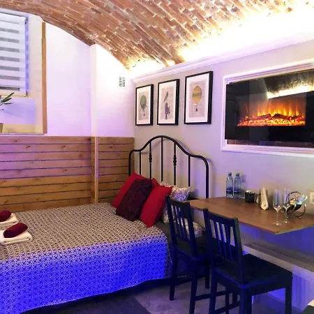 Underground Jacuzzi Couette-café