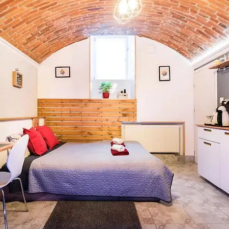 Underground Jacuzzi 4* Cracovia