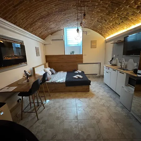 Alojamento de Acomodação e Pequeno-almoço Underground Jacuzzi *
