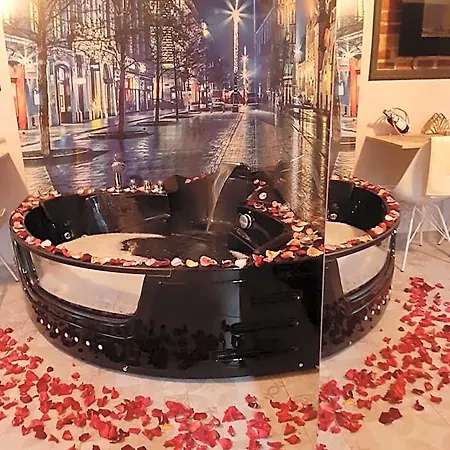 Underground Jacuzzi Bed and Breakfast