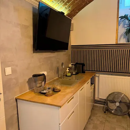 Bed and Breakfast Underground Jacuzzi Krasków