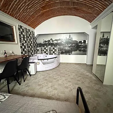 Oda ve Kahvaltı Underground Jacuzzi 4*