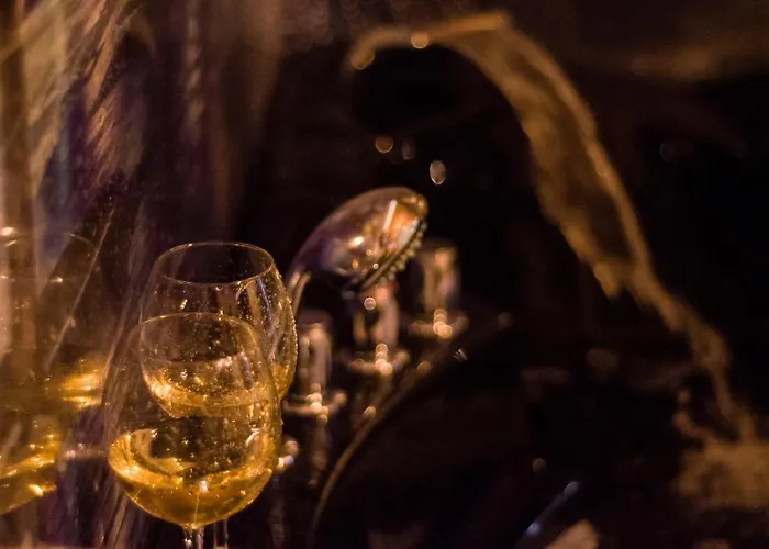 Underground Jacuzzi فندق مبيت وإفطار 4*