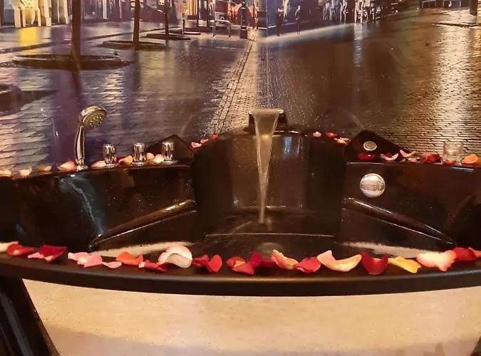 Underground Jacuzzi فندق مبيت وإفطار