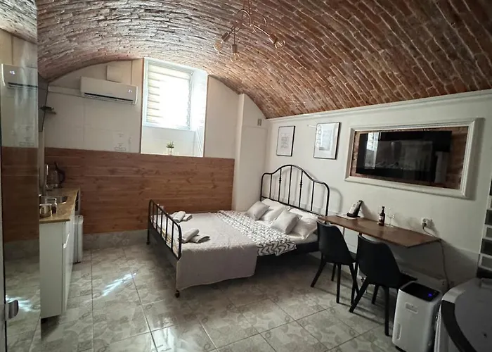 Underground Jacuzzi فندق مبيت وإفطار 4*