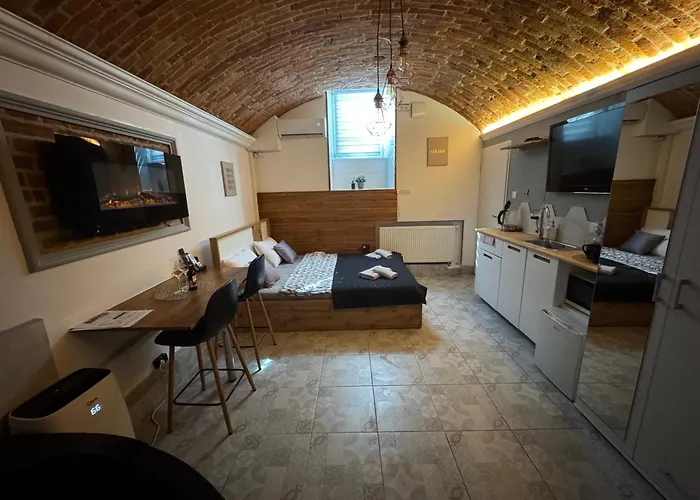 فندق مبيت وإفطار Underground Jacuzzi 4*