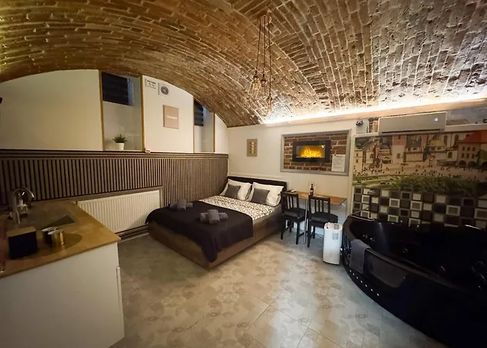 فندق مبيت وإفطار Underground Jacuzzi كراكوفيا