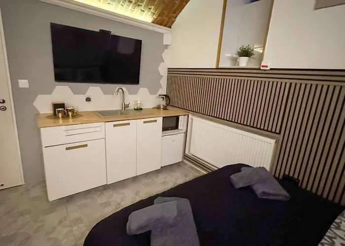 Underground Jacuzzi فندق مبيت وإفطار كراكوفيا