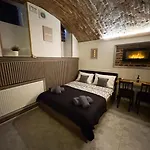Frühstückspension Underground Jacuzzi 4*