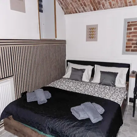 Underground Jacuzzi Bed and Breakfast